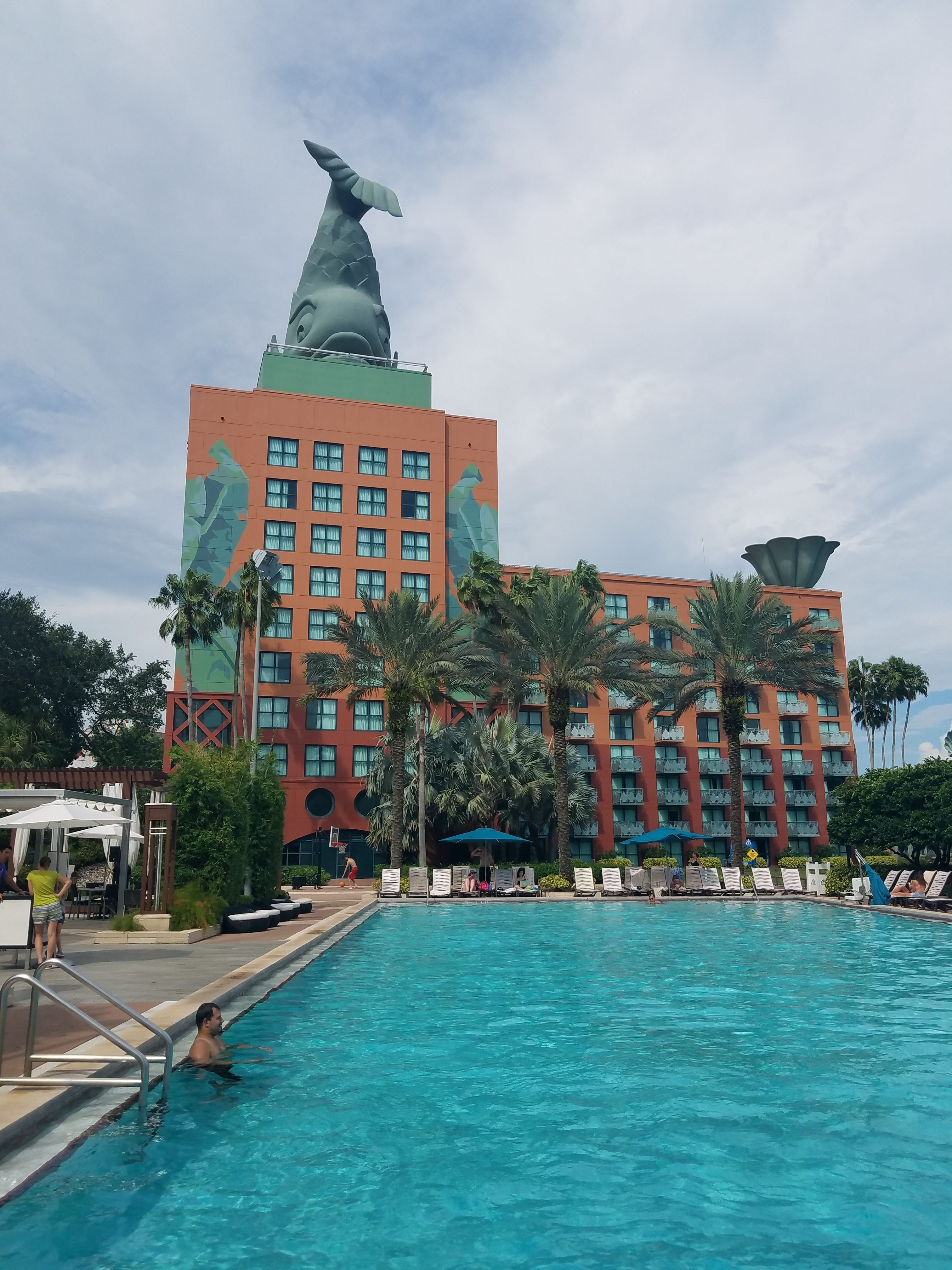 dolphin hotel disney